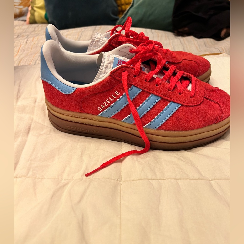 WMNS GAZELLE BOLD 'ACTIVE RES BLUE BURST'